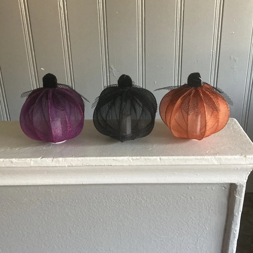 NWT- Set of 3-  Elegant Lace Covered Light Up LED Halloween Pumpkin Decorations